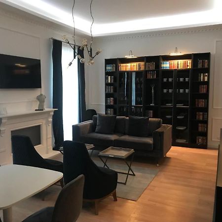 Lazare Maison De Maitre , Appartements De Standing Avec Parking Privatif A Seulement 7 Minutes A Pied Du Centre Historique De Béziers Eksteriør billede