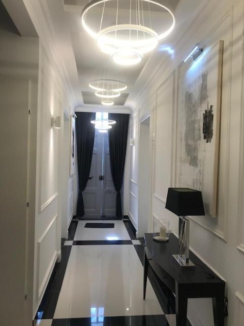Lazare Maison De Maitre , Appartements De Standing Avec Parking Privatif A Seulement 7 Minutes A Pied Du Centre Historique De Béziers Eksteriør billede